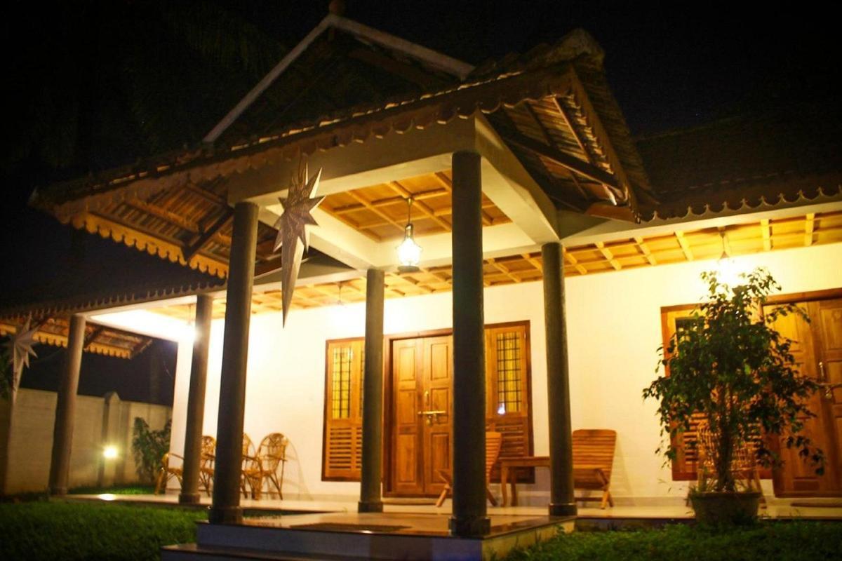 Green Court Cottages Thekkady Kültér fotó